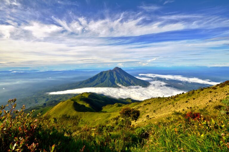 Merapi volcano on Java island_80922016 (Large)