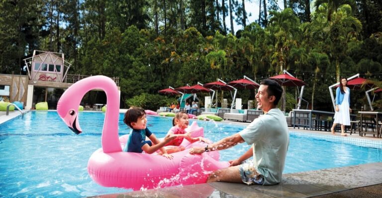 Awana Hotel Swimming Pool