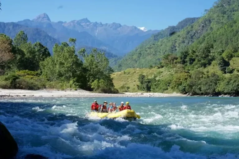 River Rafting on Mo Chhu