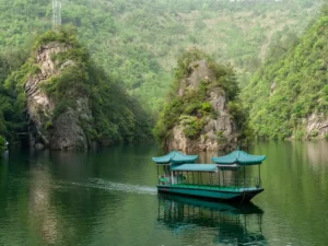 Bao Feng Lake resized 900