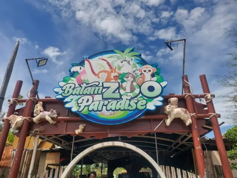 Zoo Paradise