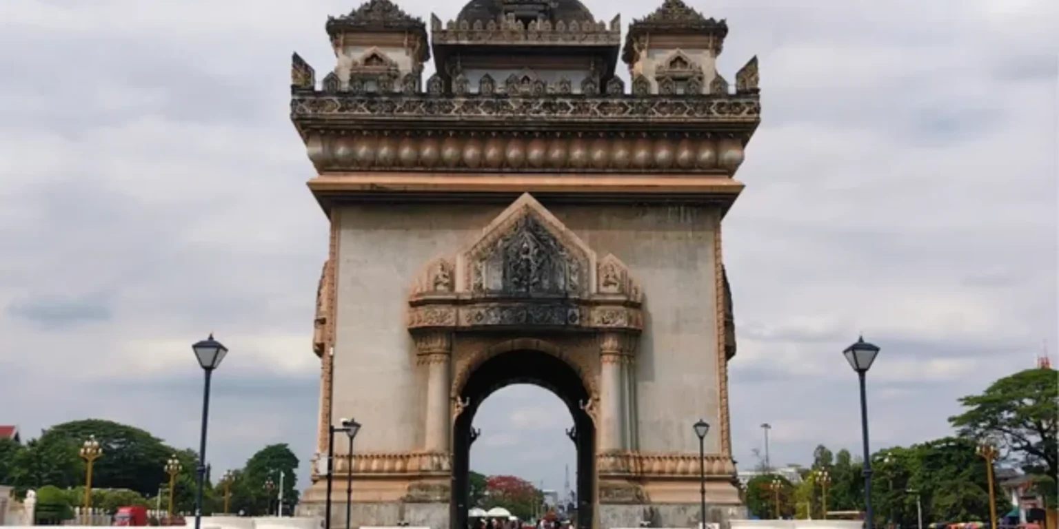 Laos Tours 11 The Arc de Triomphe