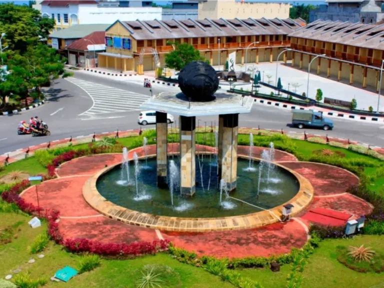 Belitung Tours 4 City Walk