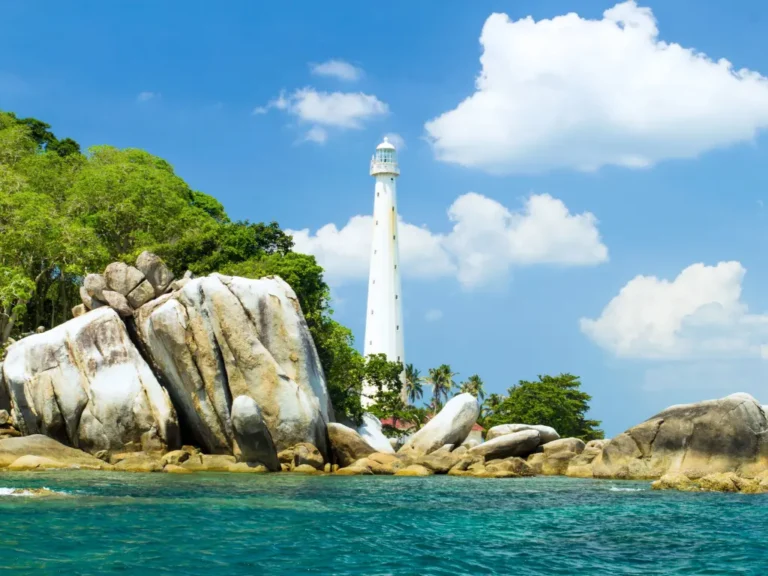 Belitung Tours 2 Lengkuas Island