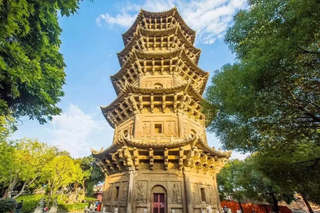 6D5N Xiamen / Zhangzhou / Chaoshan / Yaoding Tulou 2 Kaiyuan Temple